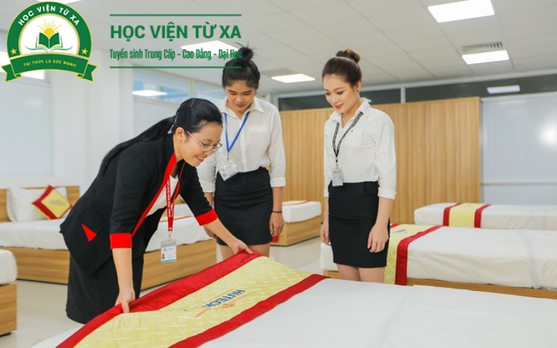 Vì sao nhiều người chọn Liên thông ngành Quản trị khách sạn?