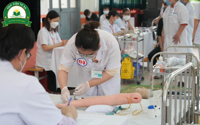 Liên thông Cao đẳng Điều dưỡng hệ Từ xa học ở đâu uy tín?