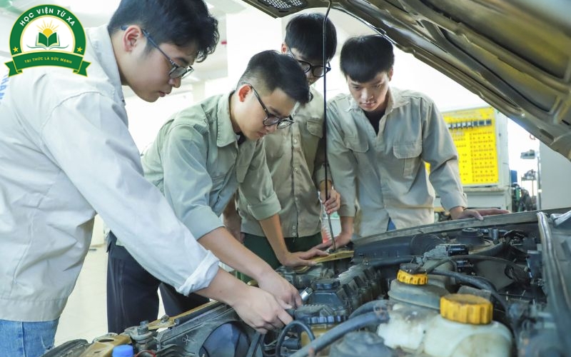 Lợi ích khi học Liên thông ngành Công nghệ ô tô hệ Từ xa