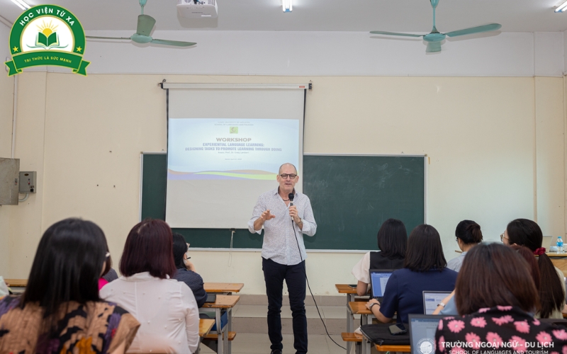 Thời gian học Liên thông Cao đẳng tiếng Anh hệ Từ xa bao lâu?