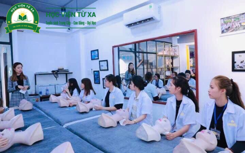 Tốt nghiệp Ngành Chăm sóc sắc đẹp học Từ xa ra làm gì?