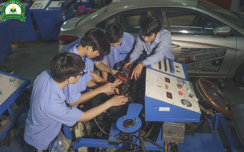 Có thể liên thông sau khi học Trung cấp Công nghệ ô tô học cuối tuần?