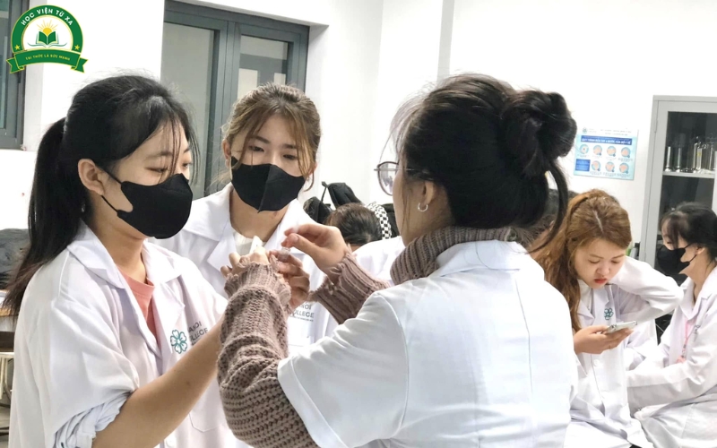 Danh sách các ngành đào tạo hệ Trung cấp tại Trường Cao đẳng Từ xa