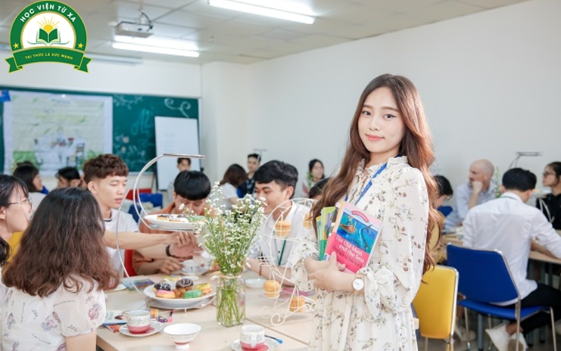 Thời gian đào tạo Trung cấp Tiếng Anh học cuối tuần bao lâu?