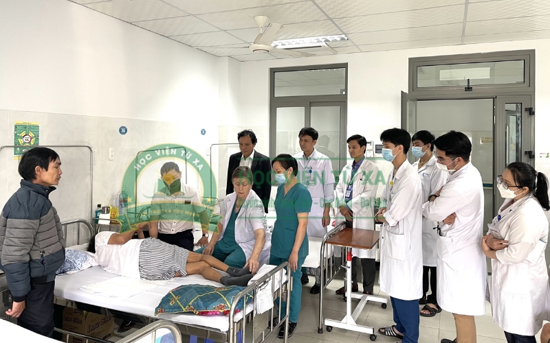 Chương trình học cuối tuần ngành Y học cổ truyền gồm những nội dung gì?