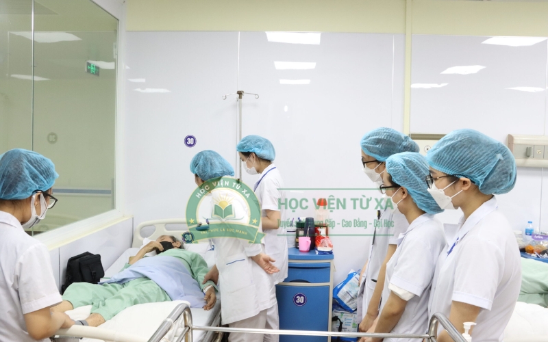 Học cuối tuần ngành Y sĩ đa khoa ở đâu tại TPHCM?