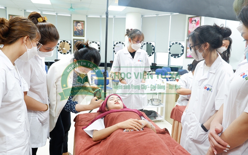 Học ngành Chăm sóc sắc đẹp xong có thể làm những công việc gì?