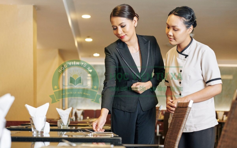 Không có thời gian học ngày thường thì học ngành Quản trị khách sạn kiểu gì?