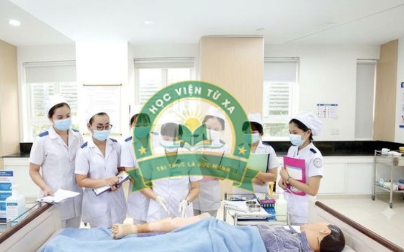 Mức lương của ngành Y sĩ đa khoa sau khi tốt nghiệp