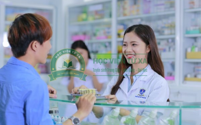 Thời gian học cuối tuần ngành Dược sĩ mất bao lâu?