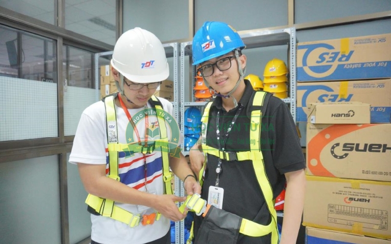Học Trung cấp Bảo hộ lao động hệ Từ xa mấy năm?