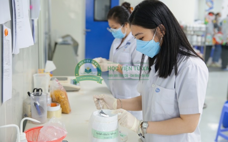 Điều kiện đăng ký tuyển sinh Văn bằng 2 Dược sĩ học từ xa