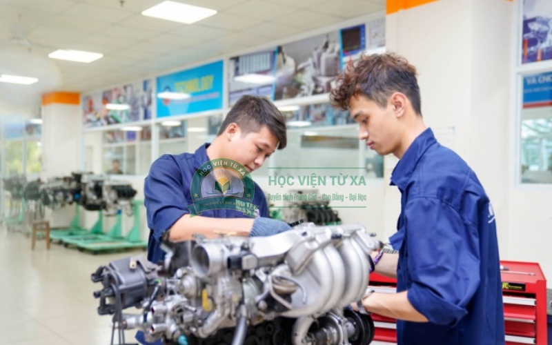 Học phí ngành Công nghệ ô tô tại TPHCM bao nhiêu?