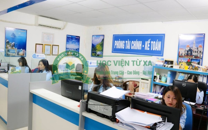 Học Trung cấp Kế toán có phù hợp với người đi làm không?